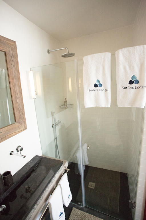 Surfers Lodge Peniche Bilik gambar