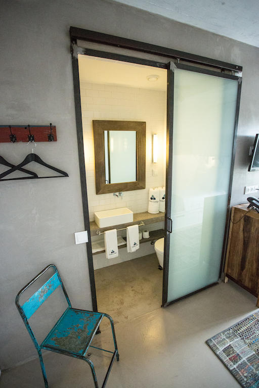 Surfers Lodge Peniche Bilik gambar
