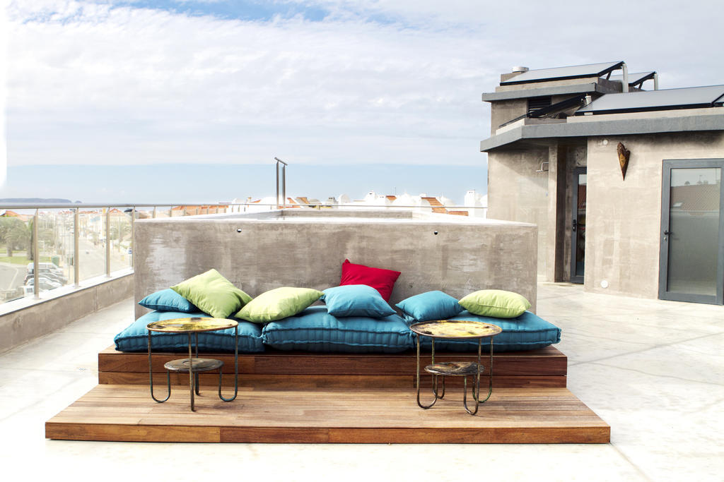 Surfers Lodge Peniche Luaran gambar