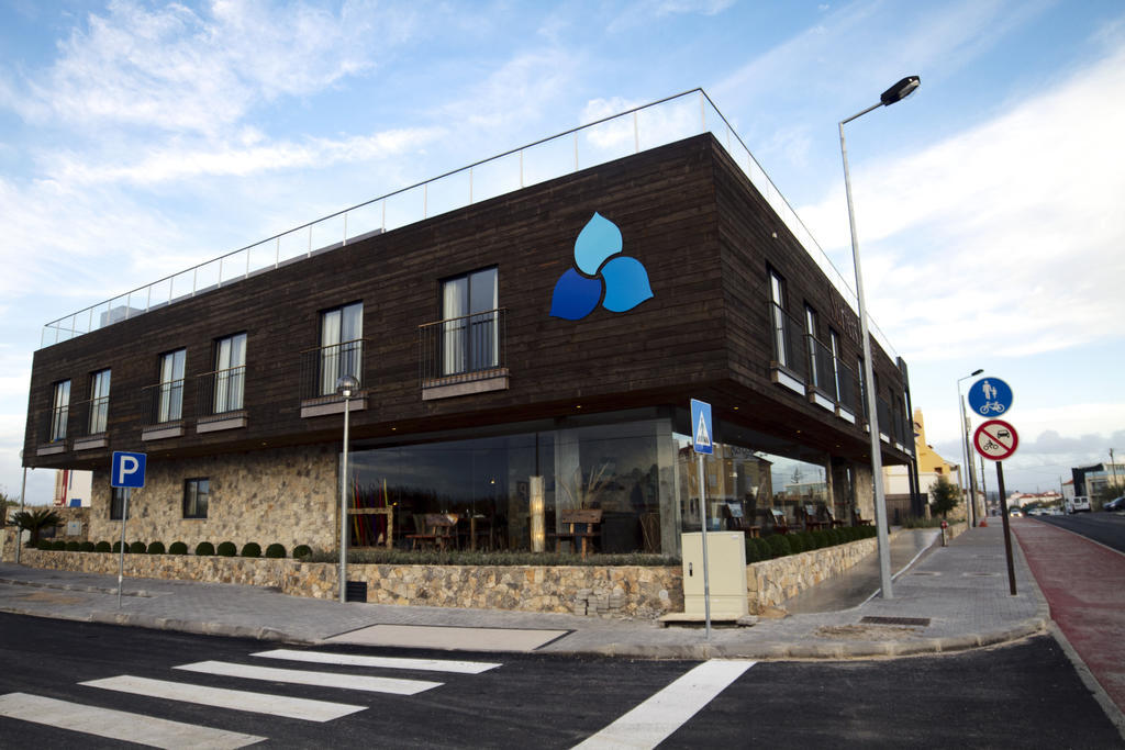 Surfers Lodge Peniche Luaran gambar