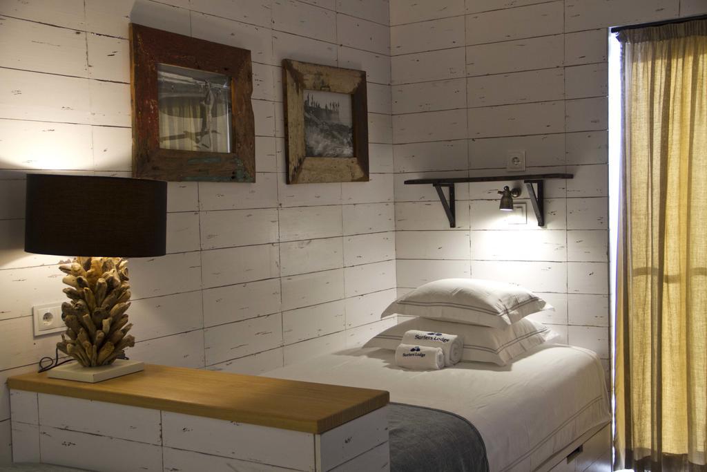 Surfers Lodge Peniche Luaran gambar