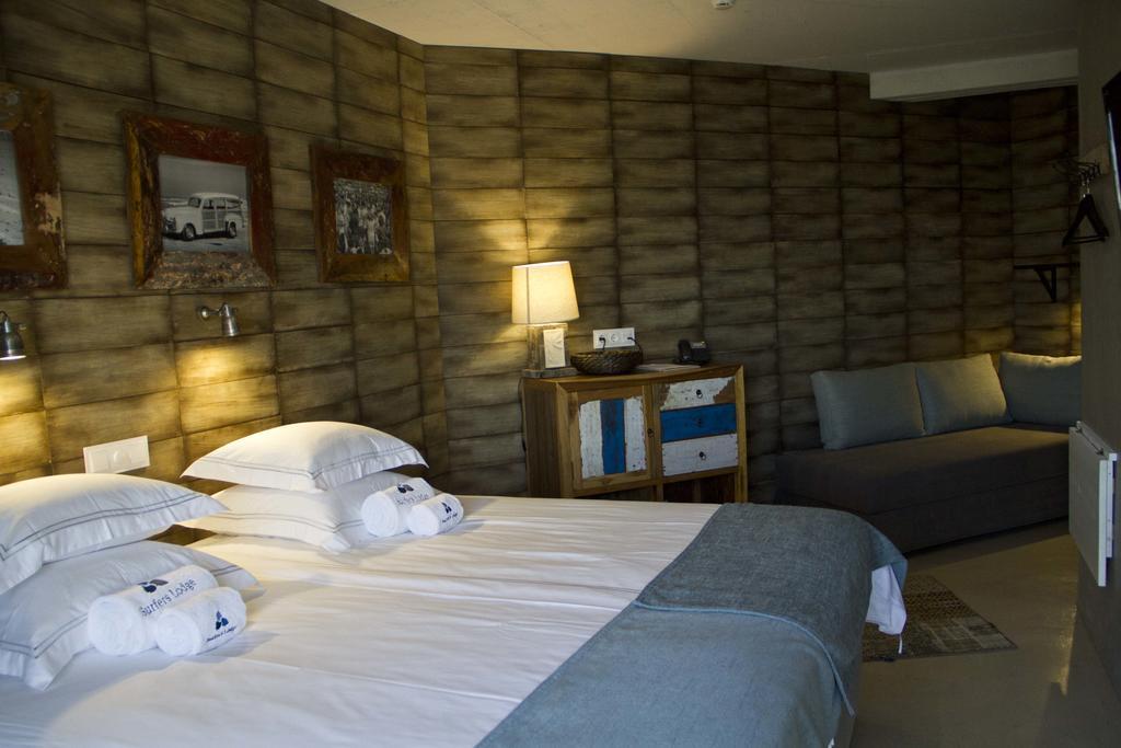 Surfers Lodge Peniche Luaran gambar