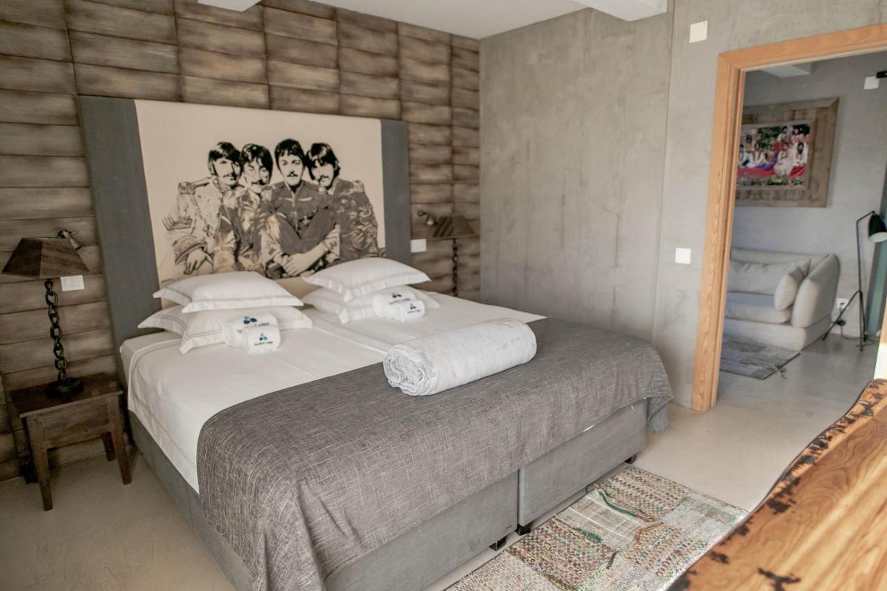 Surfers Lodge Peniche Luaran gambar