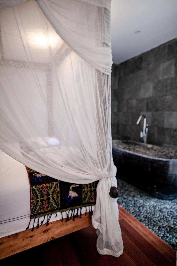 Surfers Lodge Peniche Luaran gambar